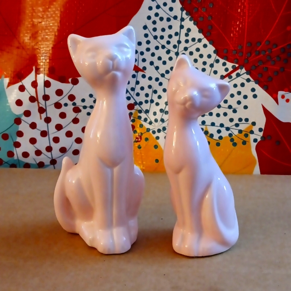 Vintage pink cats figurines